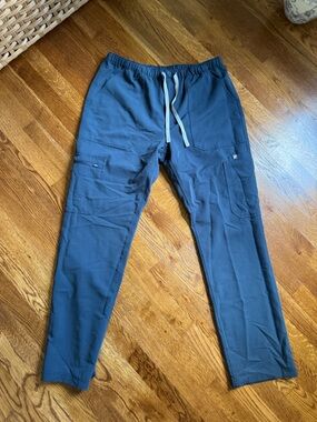 Figs Men's Navy Cargo Jogger Pants